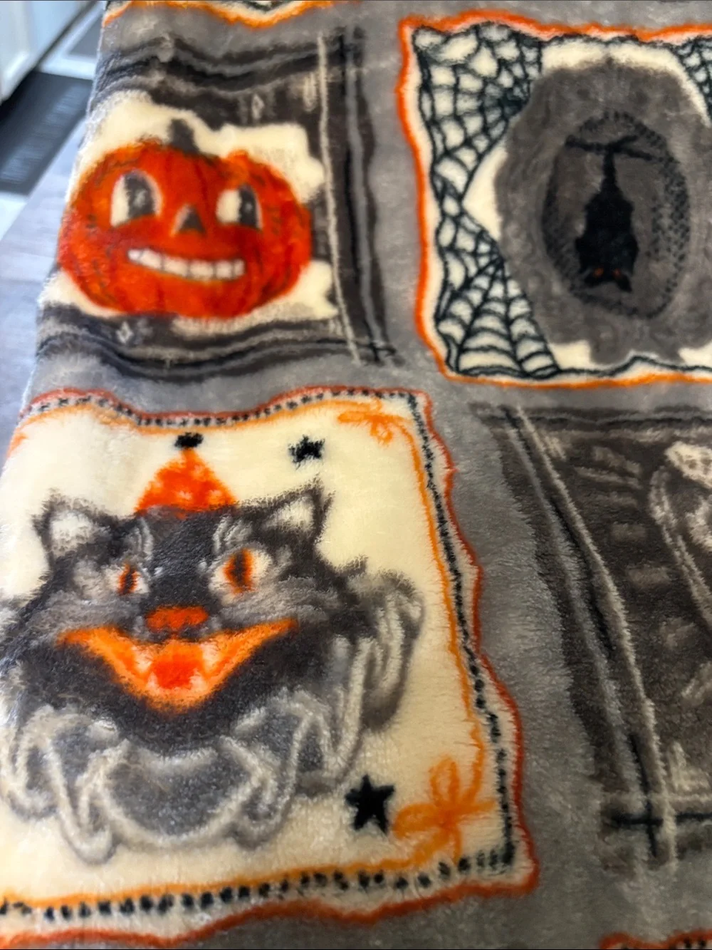 CURIOUS BY CYNTHIA ROWLEY 60x70 Vintage Inspired Retro Frights Throw NEW - Picture 7 of 10